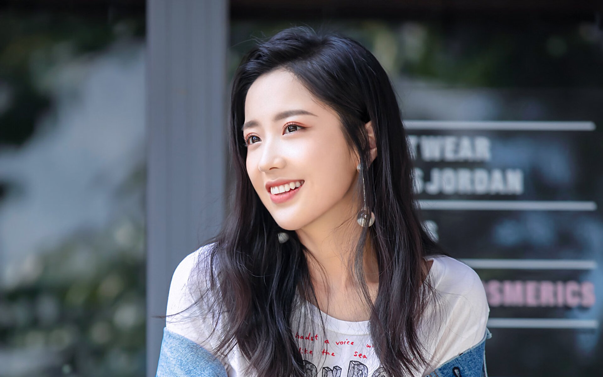 速度与荣耀,F1揭幕战激战正酣,中国力克安哥拉展国威