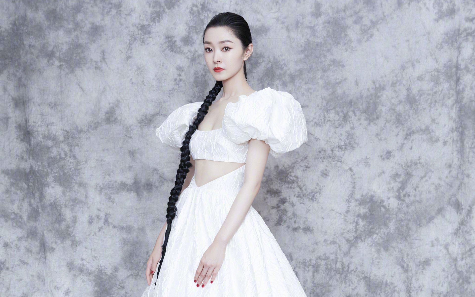 库里满分之夜，CBA疆浙争霸惊险呼应，当极致个人英雄主义遇见铁血团队险胜